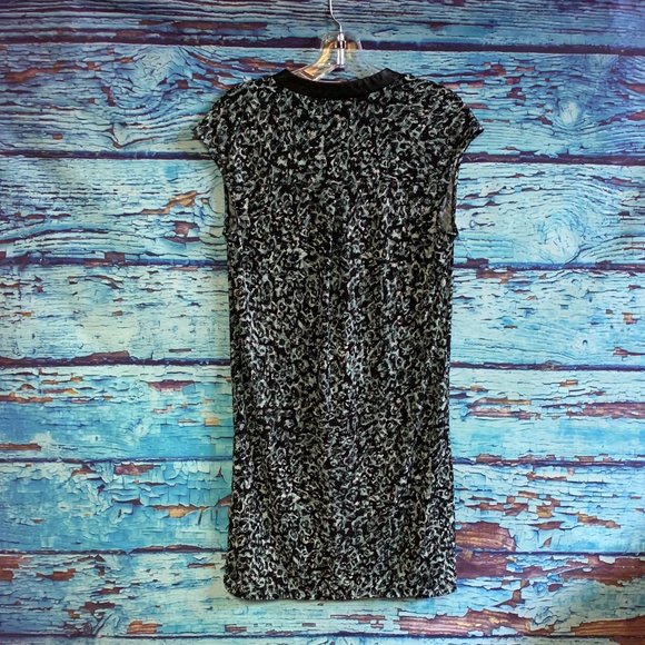 Banana Republic Sleeveless Shift Dress - Picture 5 of 10